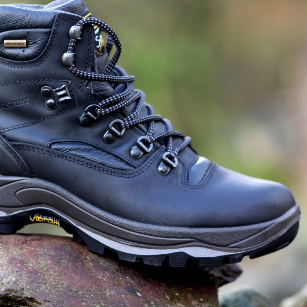 Quatro Black Hiking Boot