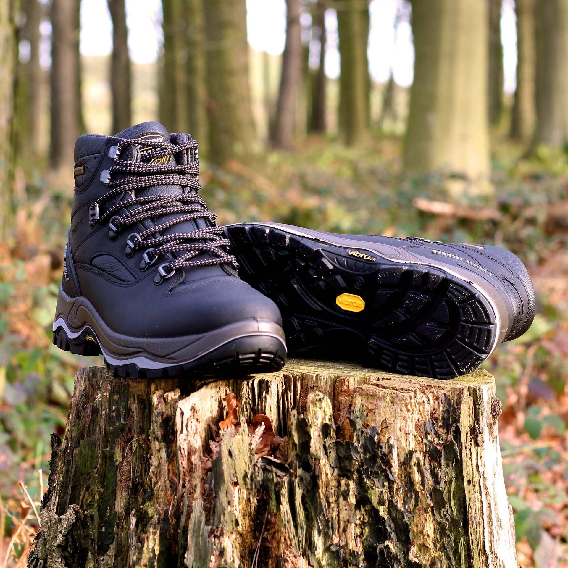 Quatro Black Hiking Boot
