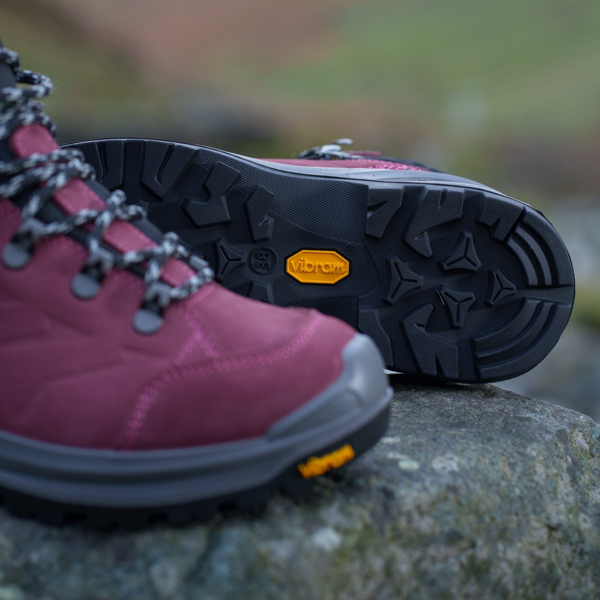 Lady Lynx Burgundy Boot