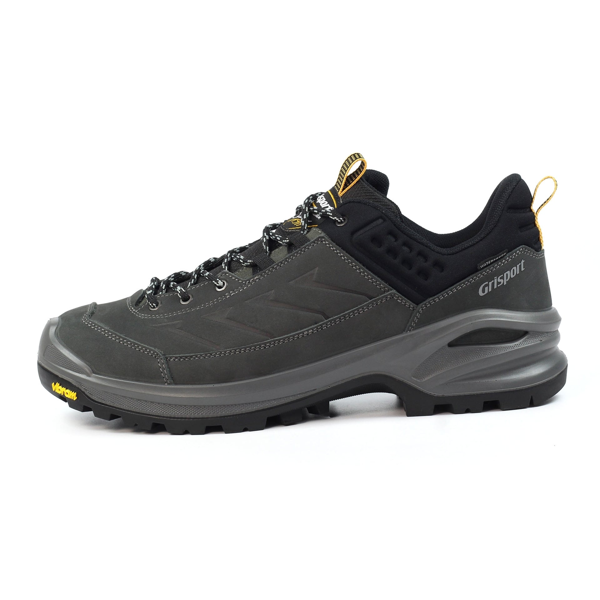 Traverse Dark Grey Walking Shoe