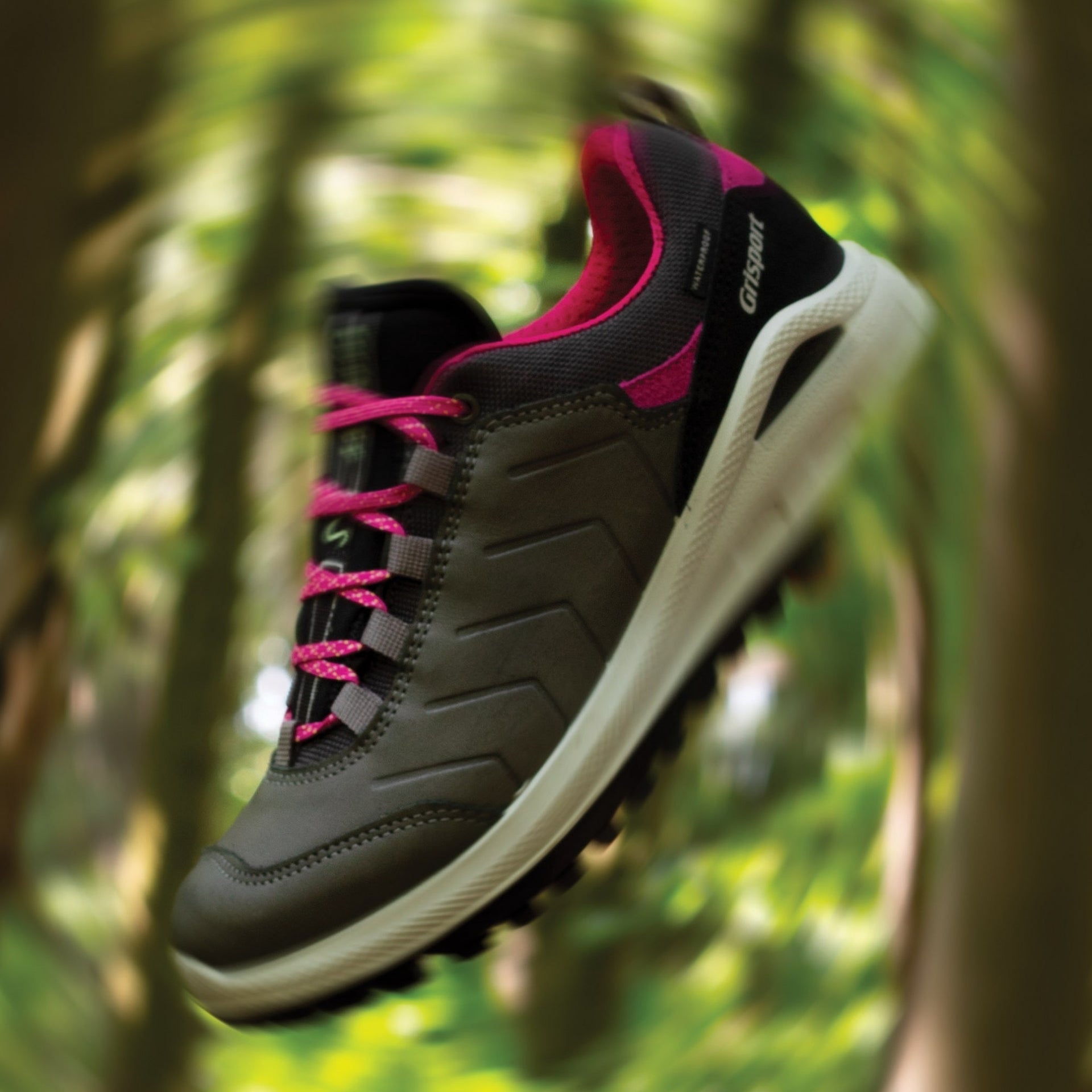 Lady Gravity Grey Walking Shoe