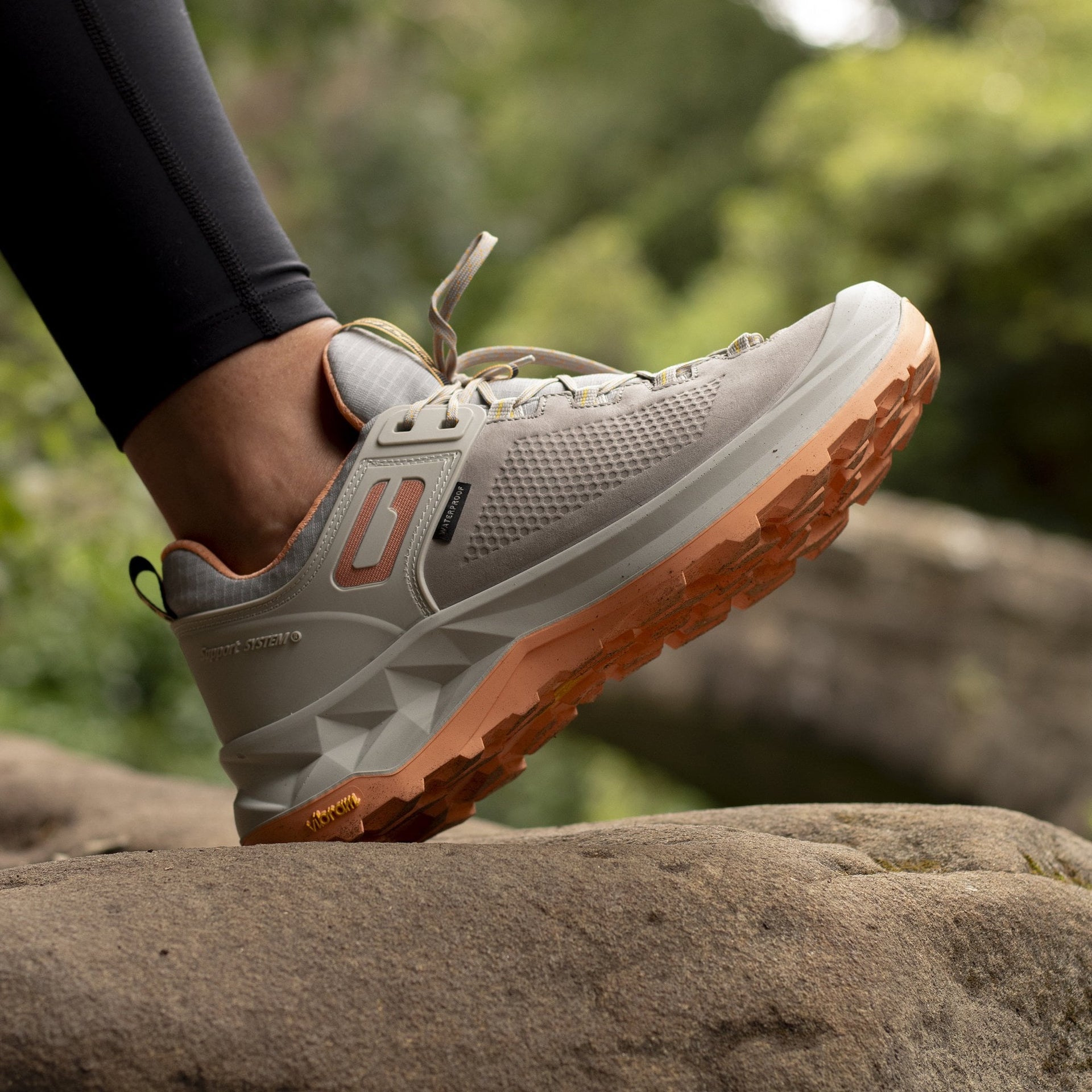 Lady Nomad Light Grey Walking Shoe