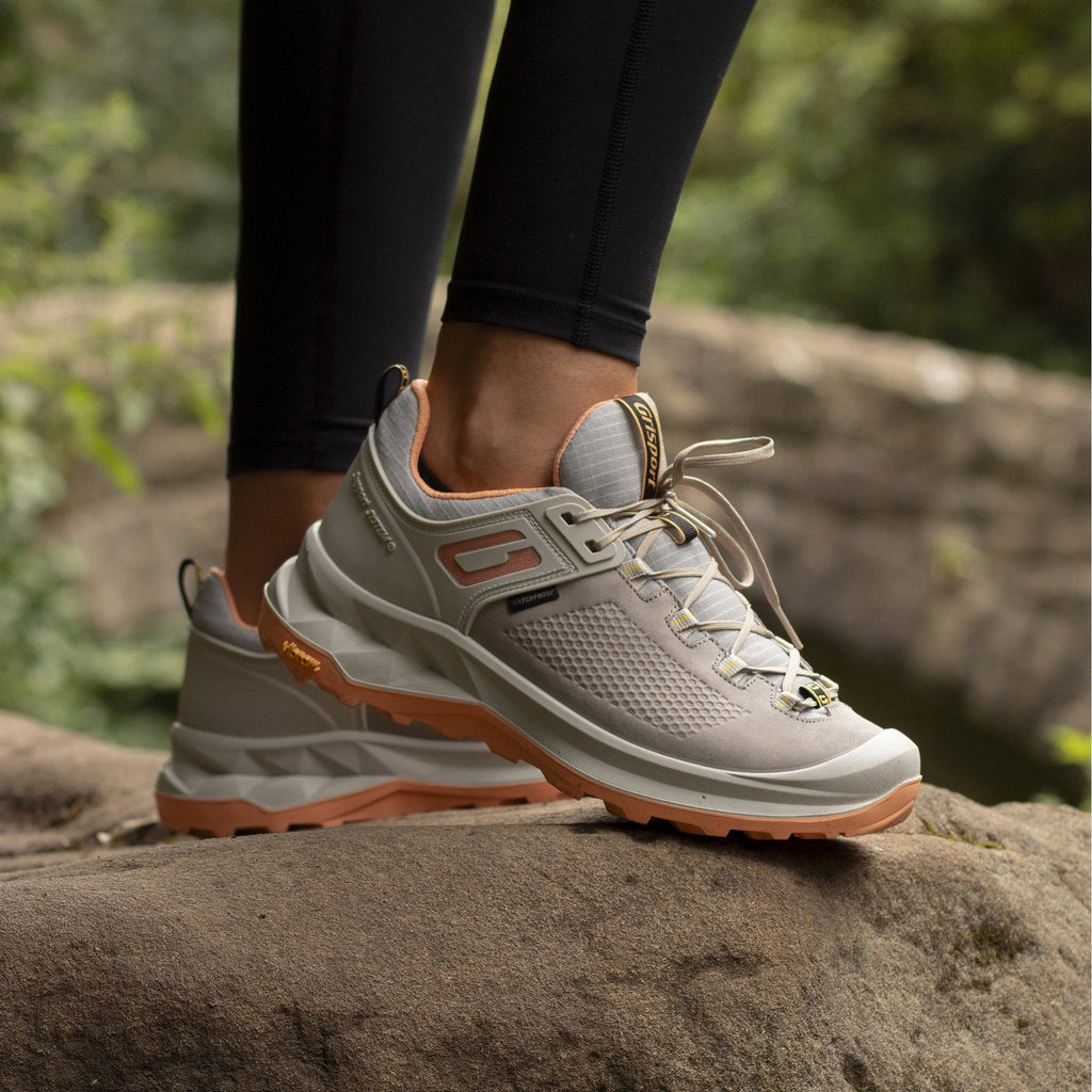 Lady Nomad Light Grey Walking Shoe