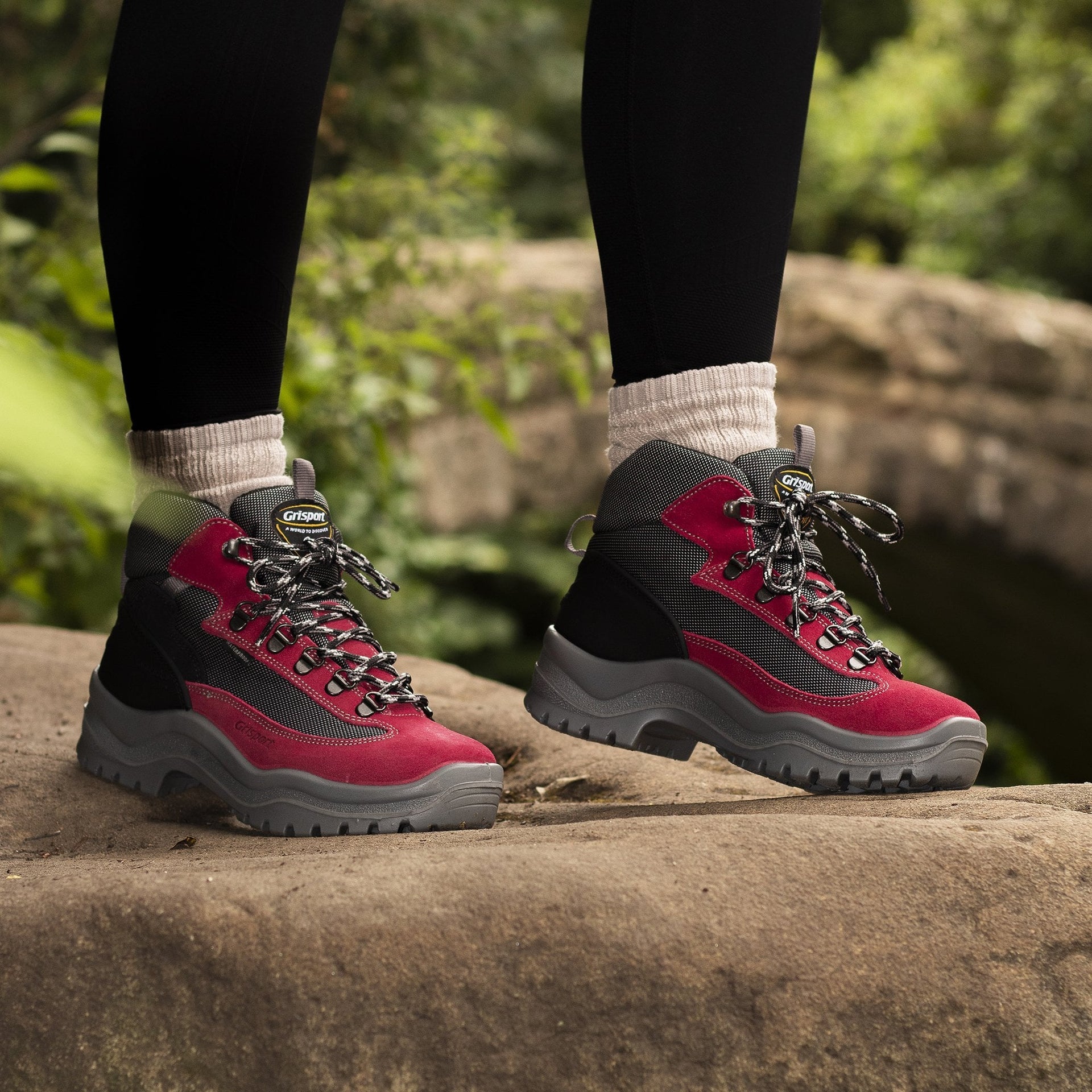 Lady Wolf Raspberry Trekking Boot