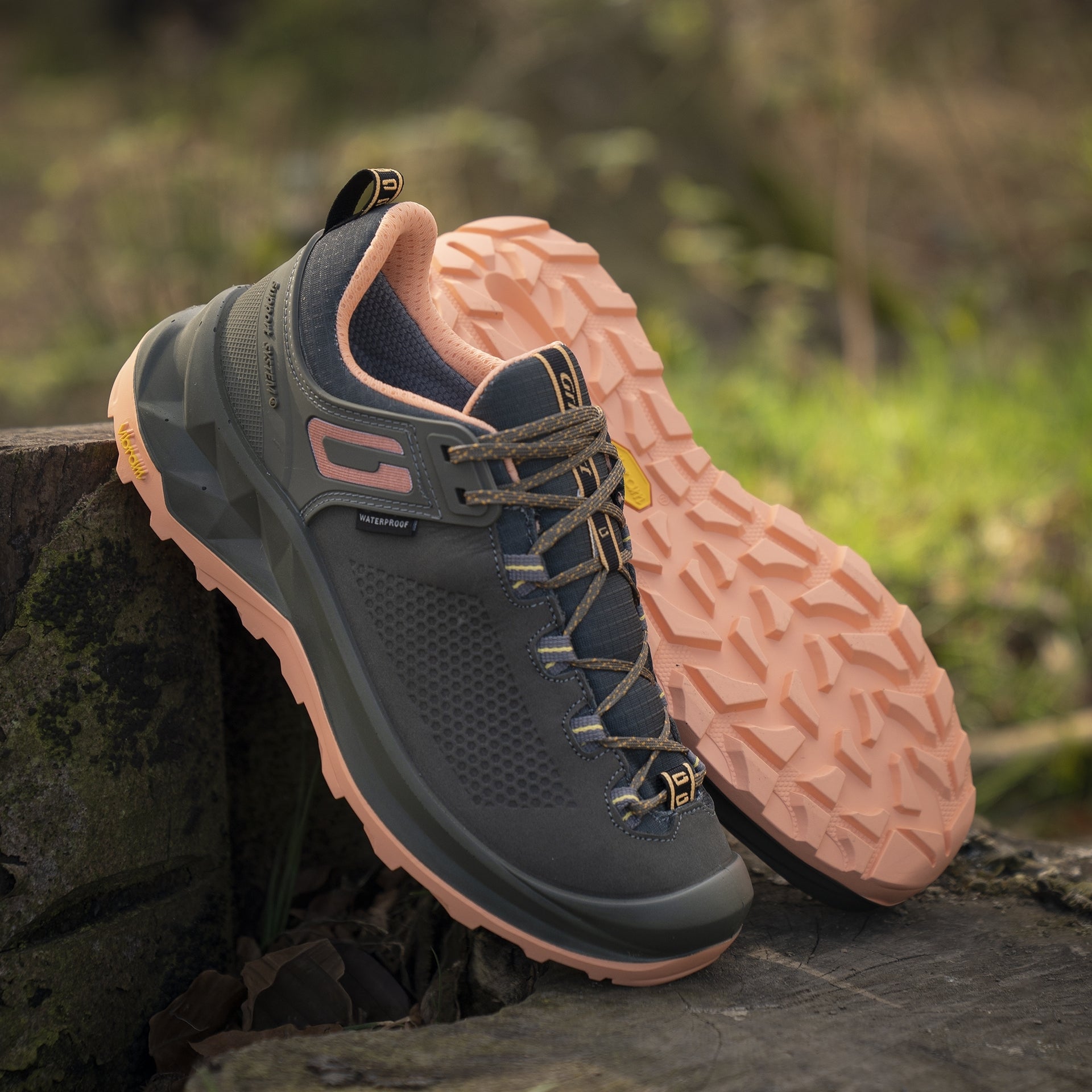 Lady Nomad Green Walking Shoe