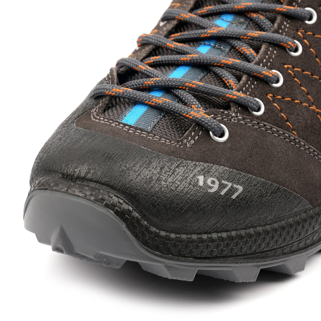 Argon Charcoal Walking Shoe