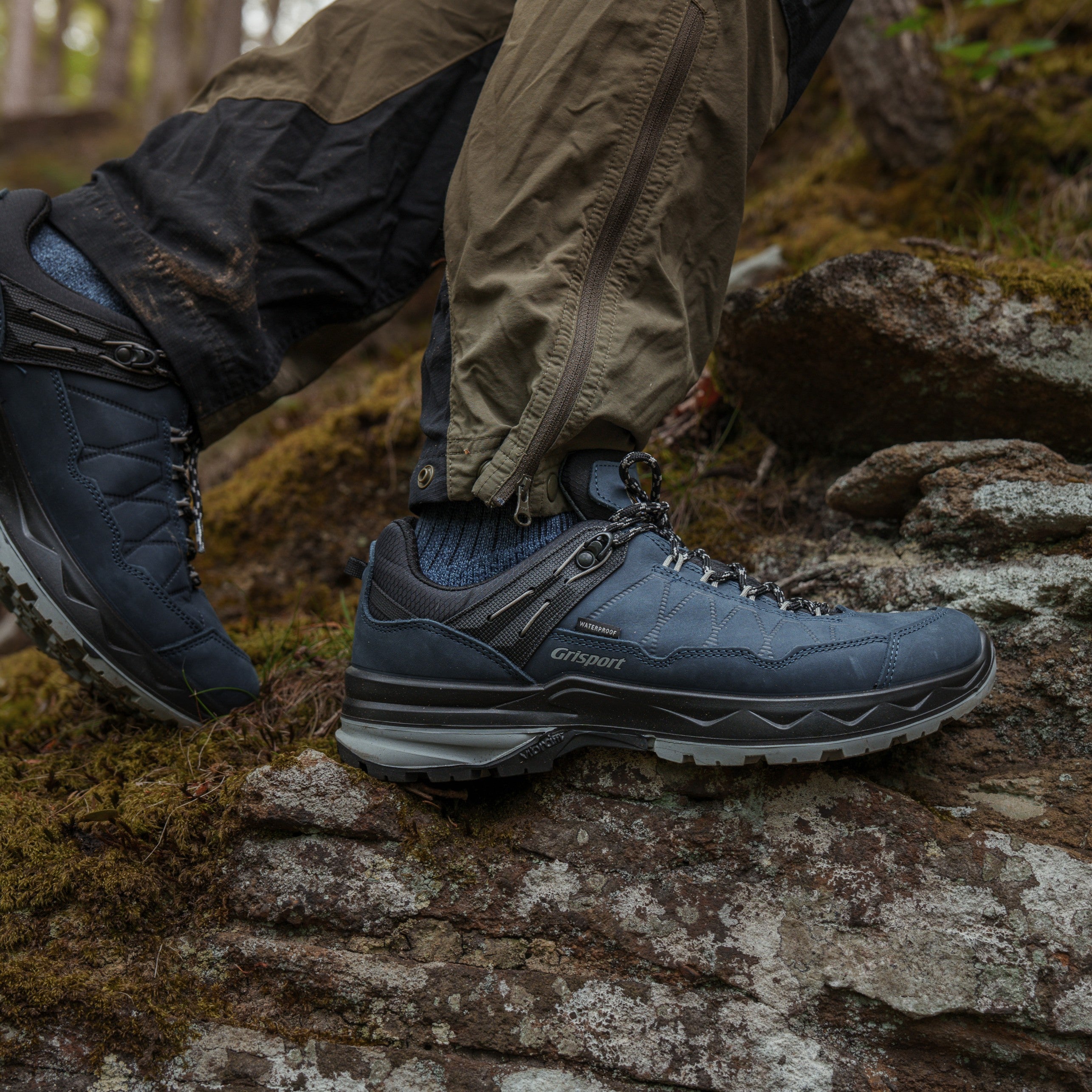 Spur Navy Walking Shoe